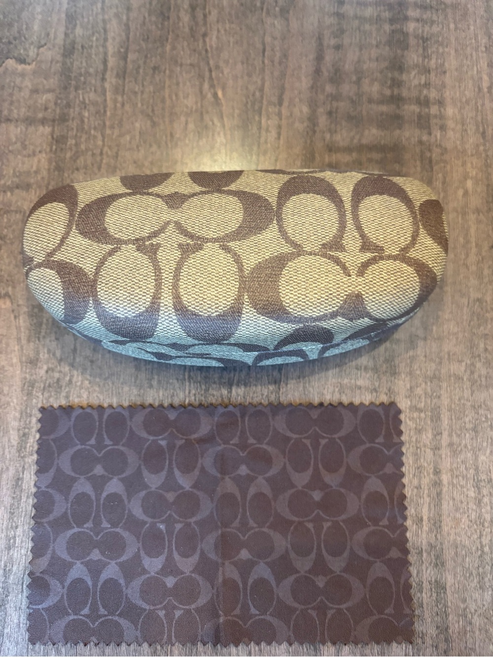 Coach Signature C Monogram Hard Eyeglass Sunglasses Case with Cloth